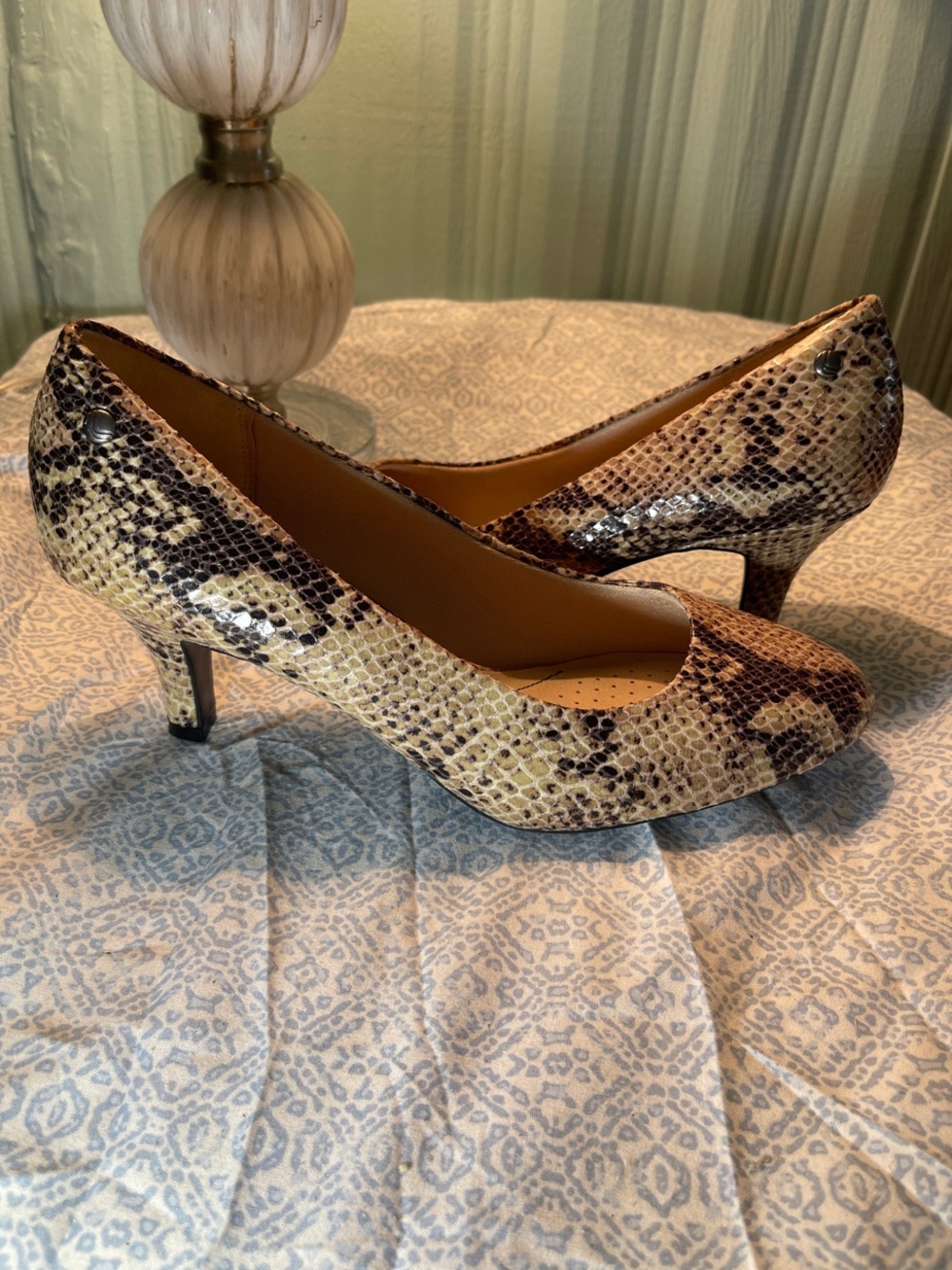 LifeStride Snake-Print Mid Kitten Heel Pumps in Beige and Brown Size 10 NEW